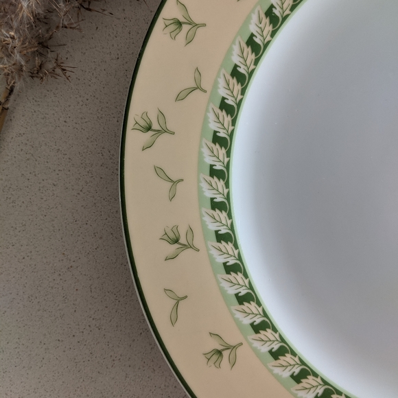 Tulip yellow and green dinner plate - Picture 2 of 4
